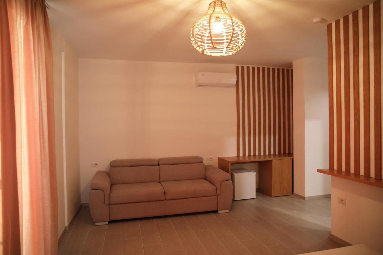 Serenity In Hotel Lezhe Luaran gambar